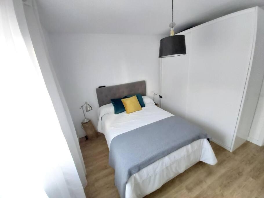Luminoso Apartamento En El Centro, Con Mucho Arte Севиля Екстериор снимка