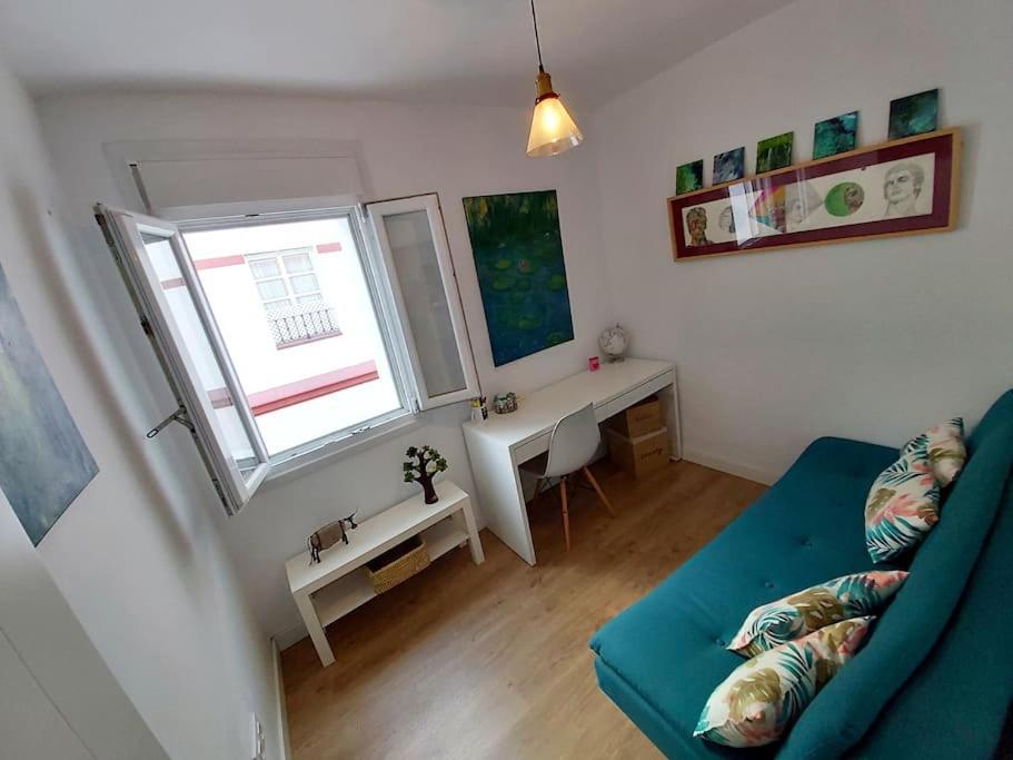 Luminoso Apartamento En El Centro, Con Mucho Arte Севиля Екстериор снимка
