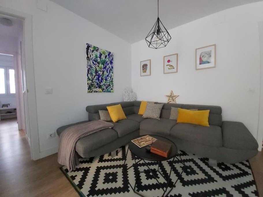 Luminoso Apartamento En El Centro, Con Mucho Arte Севиля Екстериор снимка