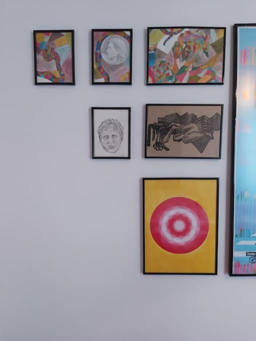 Luminoso Apartamento En El Centro, Con Mucho Arte Севиля Екстериор снимка