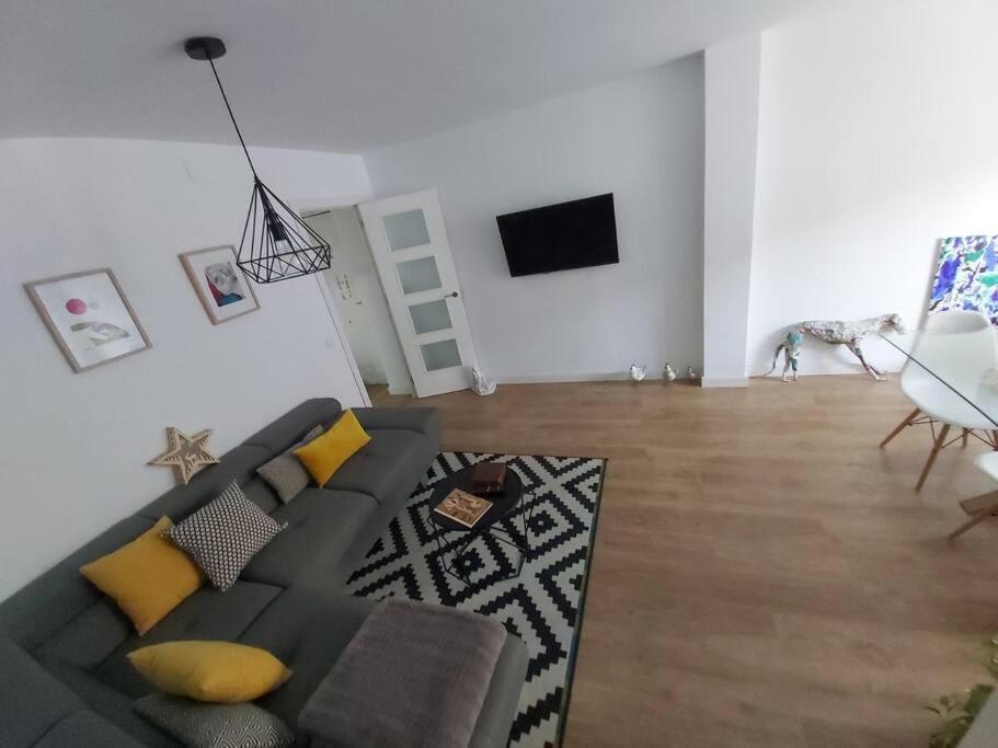 Luminoso Apartamento En El Centro, Con Mucho Arte Севиля Екстериор снимка