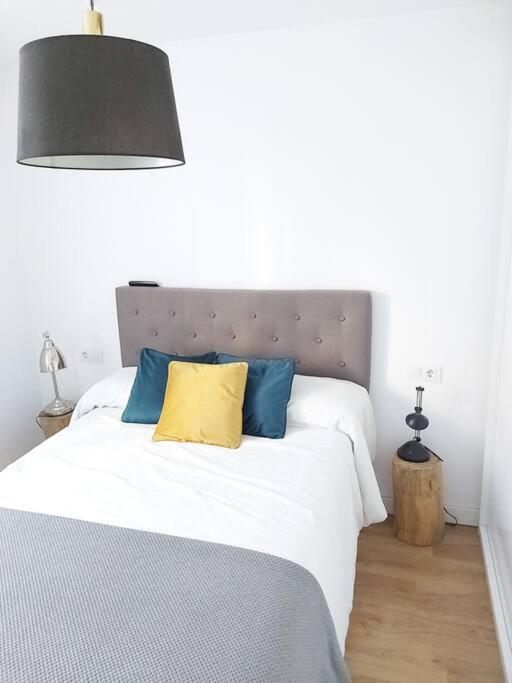Luminoso Apartamento En El Centro, Con Mucho Arte Севиля Екстериор снимка