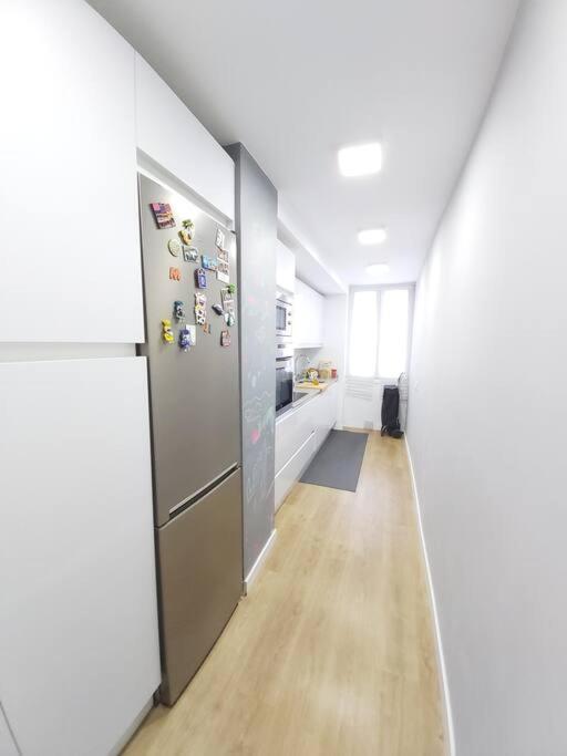 Luminoso Apartamento En El Centro, Con Mucho Arte Севиля Екстериор снимка