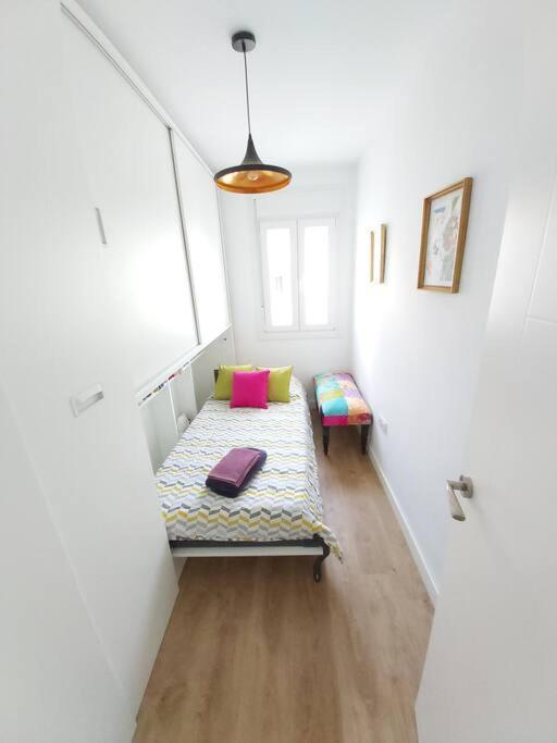 Luminoso Apartamento En El Centro, Con Mucho Arte Севиля Екстериор снимка